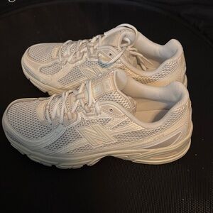 NWT Never Worn Women’s New Balance 740 Sneakers Size 10.5 W Color Bisque